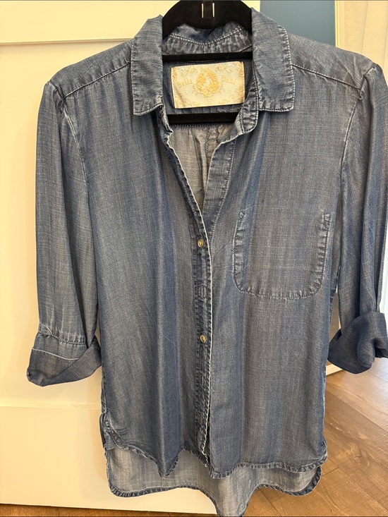 Bella Dahl Tops - Light weight denim hi low button down